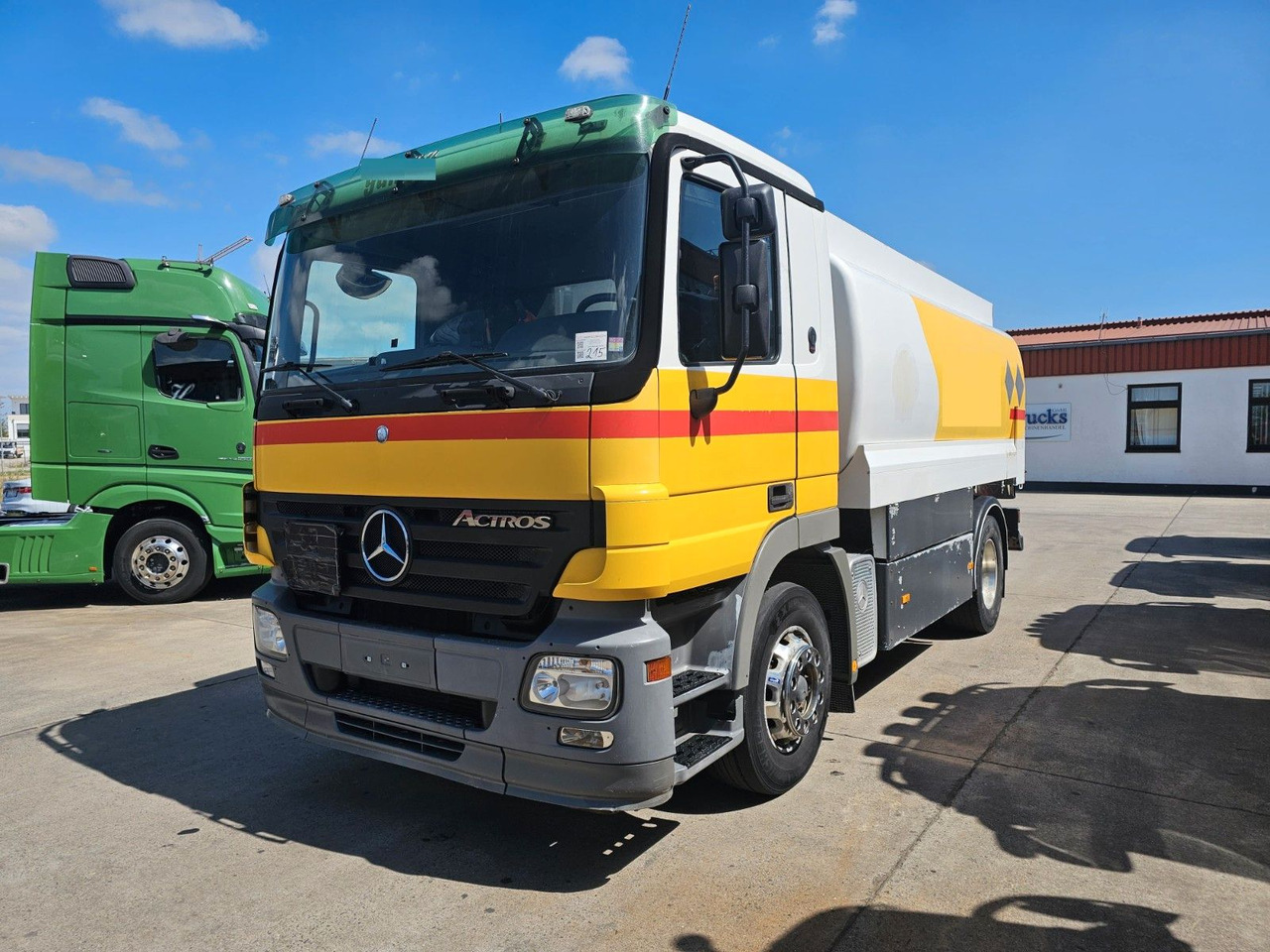 Mercedes-Benz ACTROS 1832 * OBER-& UNTER * 2 KAMMER * KLIMA * - Tovornjak cisterna: slika 1 Mercedes-Benz ACTROS 1832 * OBER-& UNTER * 2 KAMMER * KLIMA * - Tovornjak cisterna: slika 1