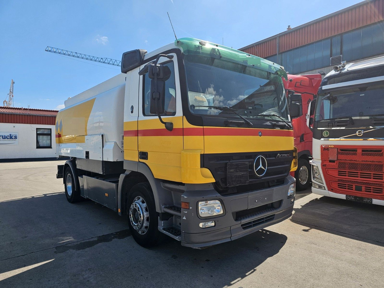 Mercedes-Benz ACTROS 1832 * OBER-& UNTER * 2 KAMMER * KLIMA * - Tovornjak cisterna: slika 3 Mercedes-Benz ACTROS 1832 * OBER-& UNTER * 2 KAMMER * KLIMA * - Tovornjak cisterna: slika 3