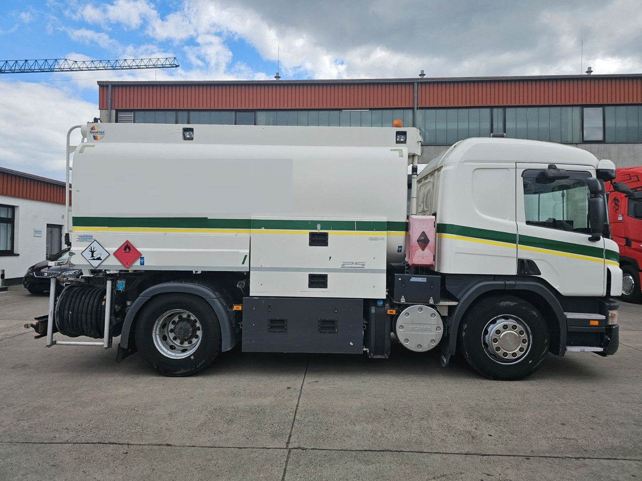 Scania P 360 * OBER/-UNTER * 3 KAMMER * BENZIN * - Tovornjak cisterna: slika 4 Scania P 360 * OBER/-UNTER * 3 KAMMER * BENZIN * - Tovornjak cisterna: slika 4