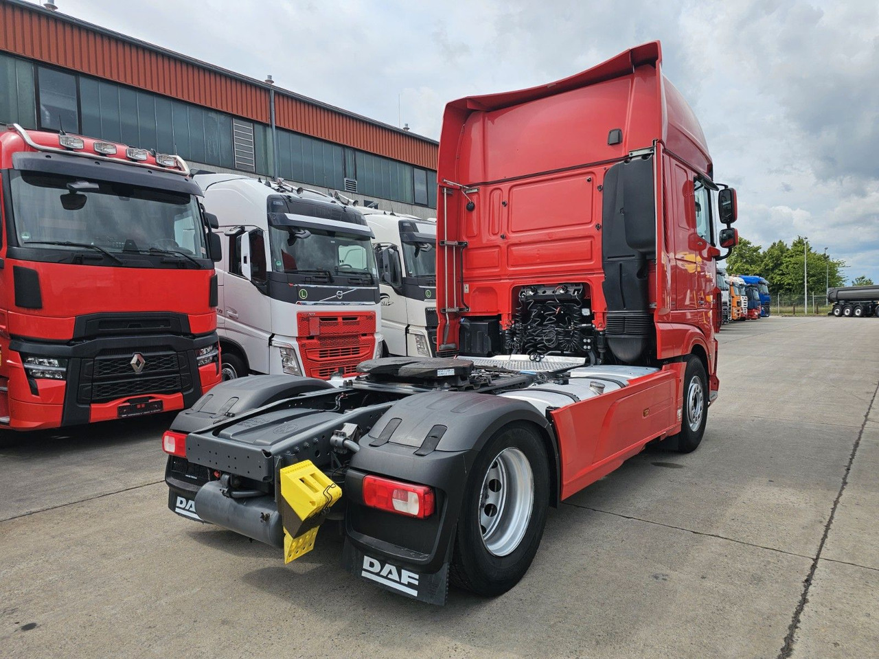 DAF XF 450 FT * STANDKLIMA &-HEIZUNG * ACC * 2X TANK - Vlačilec: slika 5 DAF XF 450 FT * STANDKLIMA &-HEIZUNG * ACC * 2X TANK - Vlačilec: slika 5