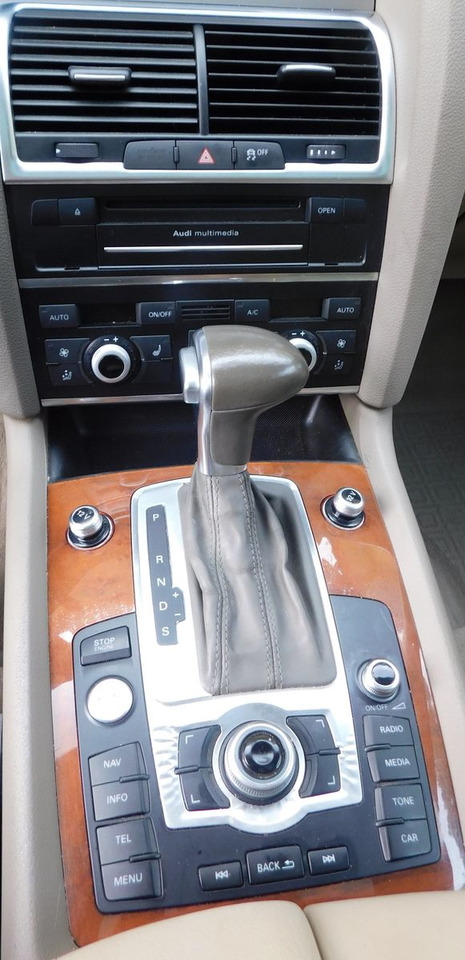 Audi Q7 3.0TFSI 7-Sitzer perfect for UA Export - SUV: slika 5 Audi Q7 3.0TFSI 7-Sitzer perfect for UA Export - SUV: slika 5