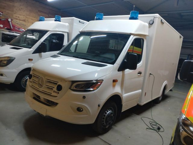 Mercedes-Benz RTW / Tierrettung / Tierarzt / OP Mercedes-Benz RTW / Tierrettung / Tierarzt / OP - Reševalno vozilo: slika 1 Mercedes-Benz RTW / Tierrettung / Tierarzt / OP Mercedes-Benz RTW / Tierrettung / Tierarzt / OP - Reševalno vozilo: slika 1