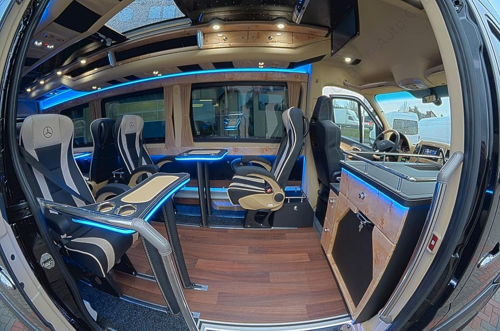 Mercedes-Benz Sprinter 319 VIP 8+1 Mercedes-Benz Sprinter 319 VIP 8+1 - Minibus, Potniški kombi: slika 2 Mercedes-Benz Sprinter 319 VIP 8+1 Mercedes-Benz Sprinter 319 VIP 8+1 - Minibus, Potniški kombi: slika 2