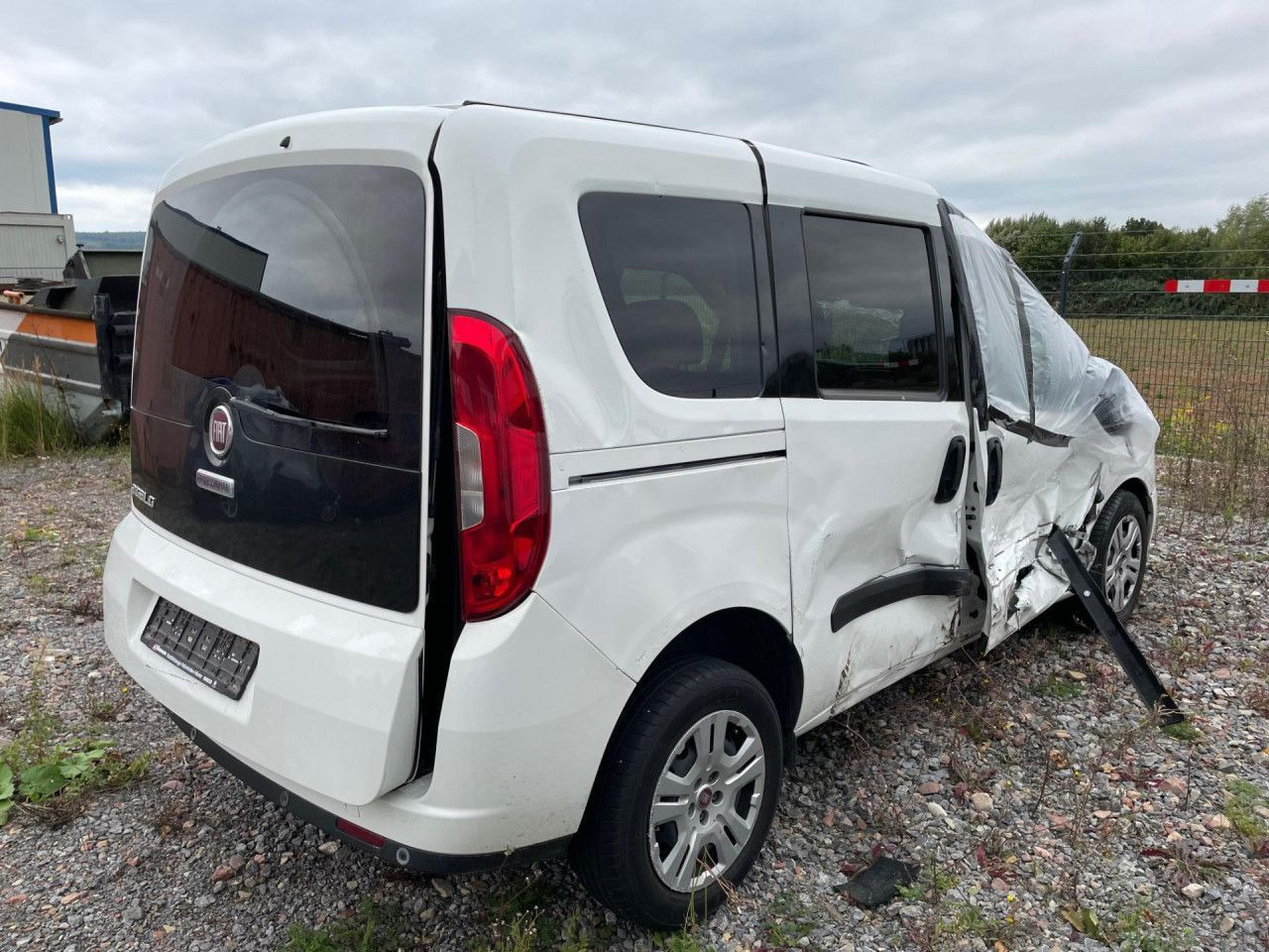 Fiat Doblo Maxi 1.6 M-Jet Euro6 Klima ZV - Potniški kombi: slika 3 Fiat Doblo Maxi 1.6 M-Jet Euro6 Klima ZV - Potniški kombi: slika 3