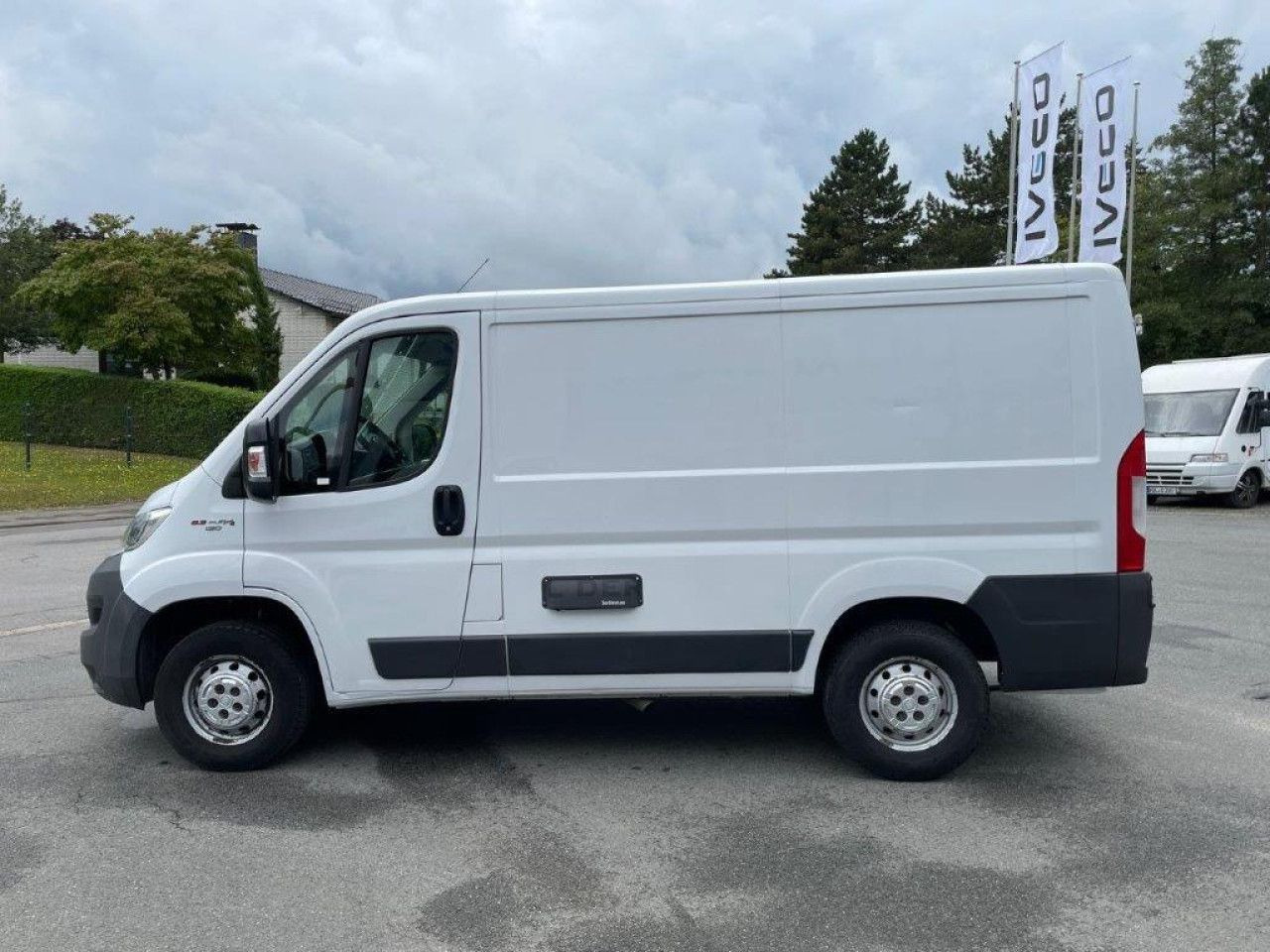 Fiat Ducato 30 130 M-Jet L1H1 Euro6 Klima AHK ZV - Mali kombi: slika 5 Fiat Ducato 30 130 M-Jet L1H1 Euro6 Klima AHK ZV - Mali kombi: slika 5