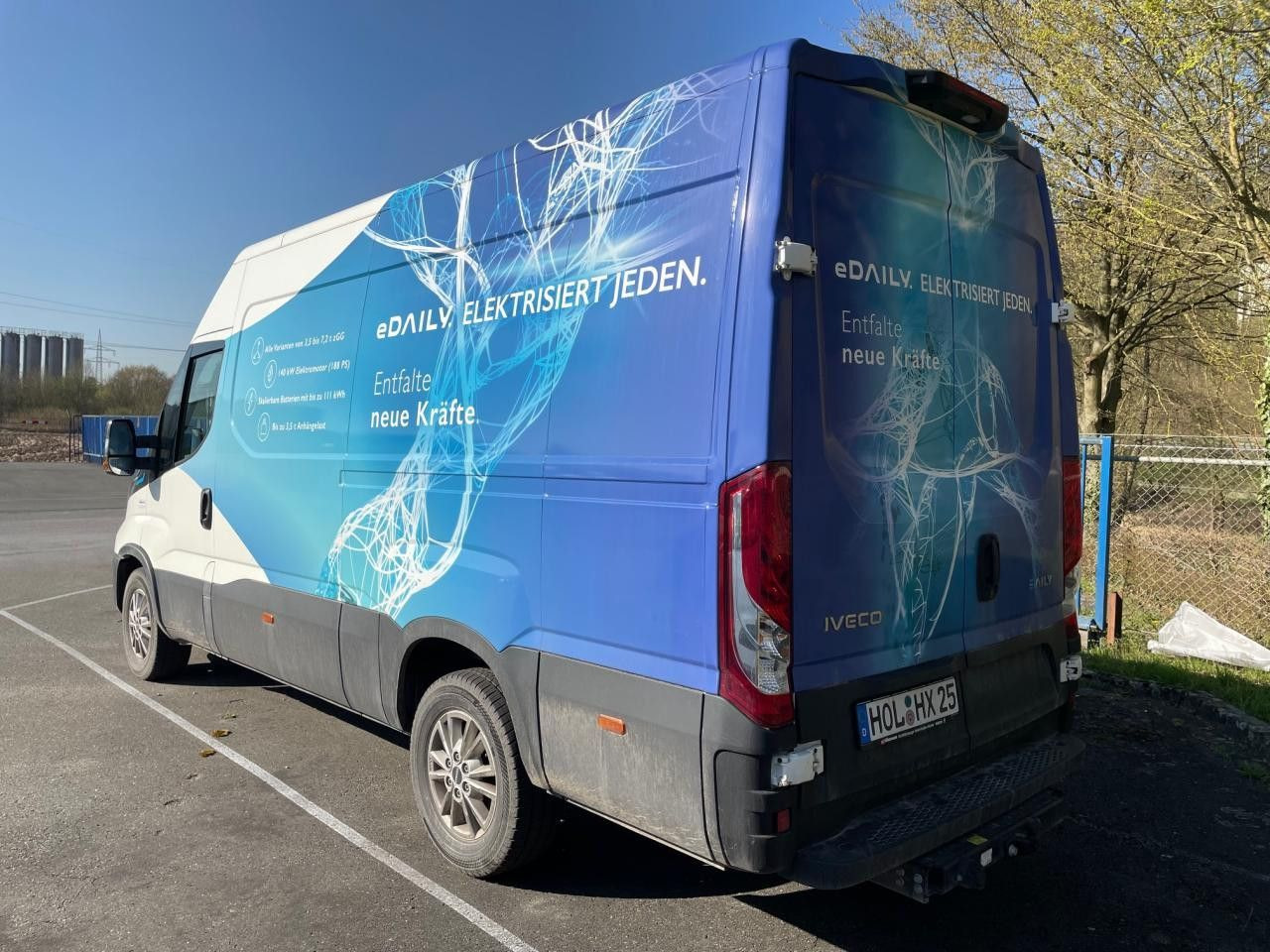 Iveco 35S14 E (eDaily) Klima AHK ZV - Furgon, Električno dostavno vozilo: slika 4 Iveco 35S14 E (eDaily) Klima AHK ZV - Furgon, Električno dostavno vozilo: slika 4