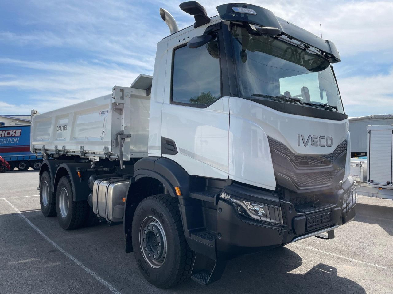 Iveco X-Way AD300X54Z HR OFF - Tovornjak prekucnik: slika 2 Iveco X-Way AD300X54Z HR OFF - Tovornjak prekucnik: slika 2