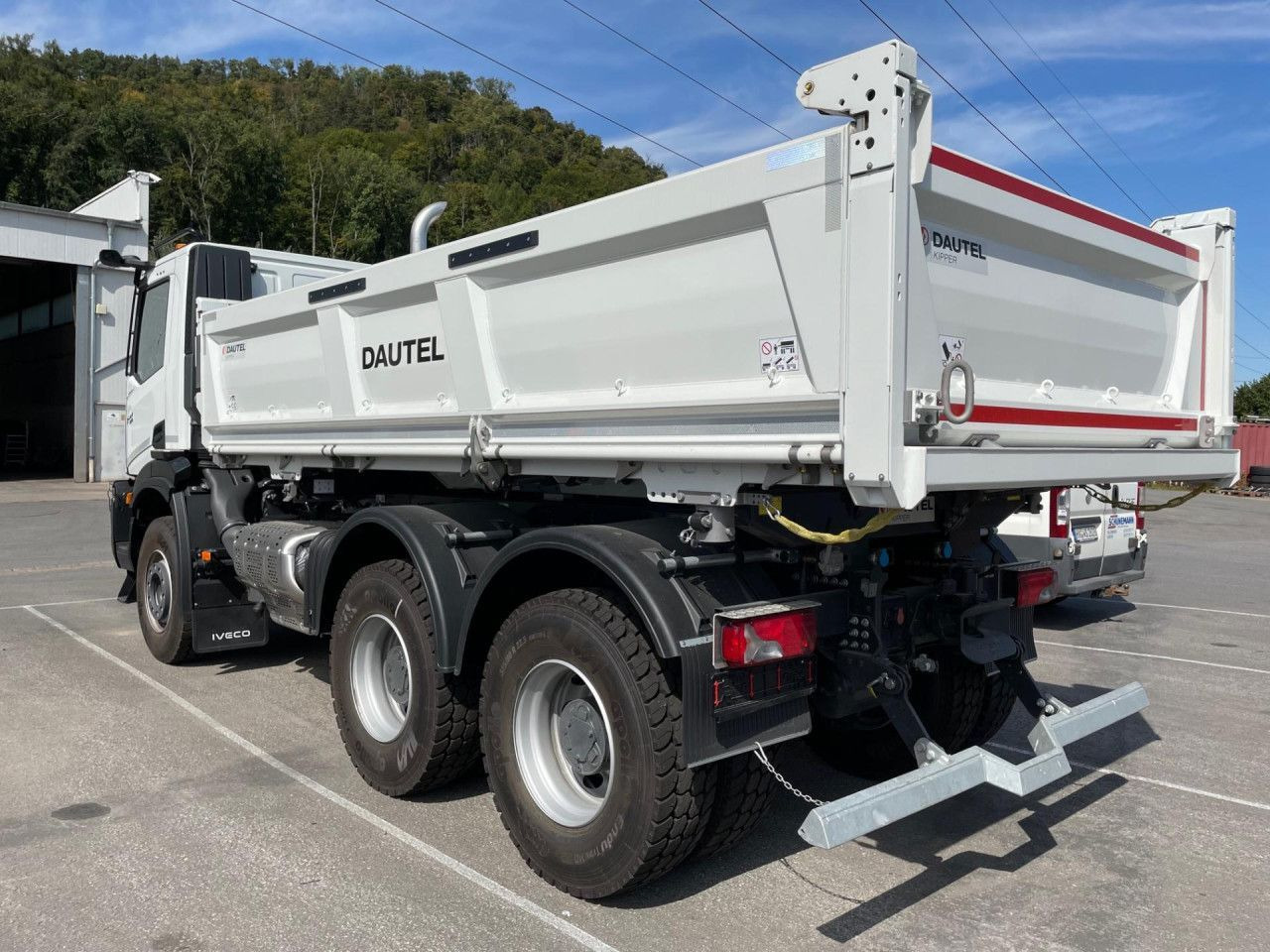 Iveco X-Way AD300X54Z HR OFF - Tovornjak prekucnik: slika 5 Iveco X-Way AD300X54Z HR OFF - Tovornjak prekucnik: slika 5