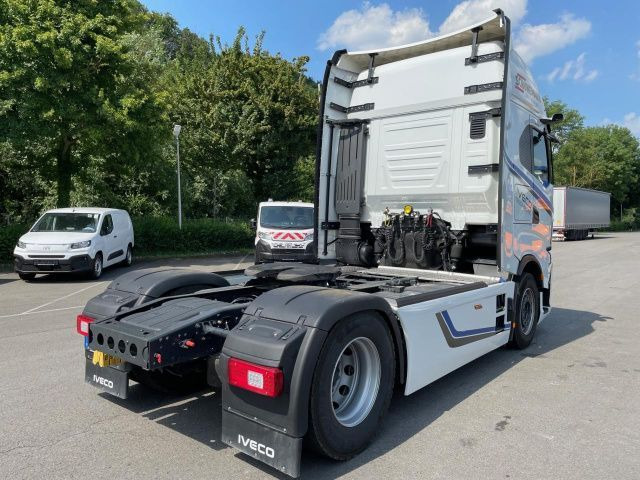 Iveco S-Way AS440S50T/P Euro6 Intarder Klima Navi ZV - Vlačilec: slika 4 Iveco S-Way AS440S50T/P Euro6 Intarder Klima Navi ZV - Vlačilec: slika 4
