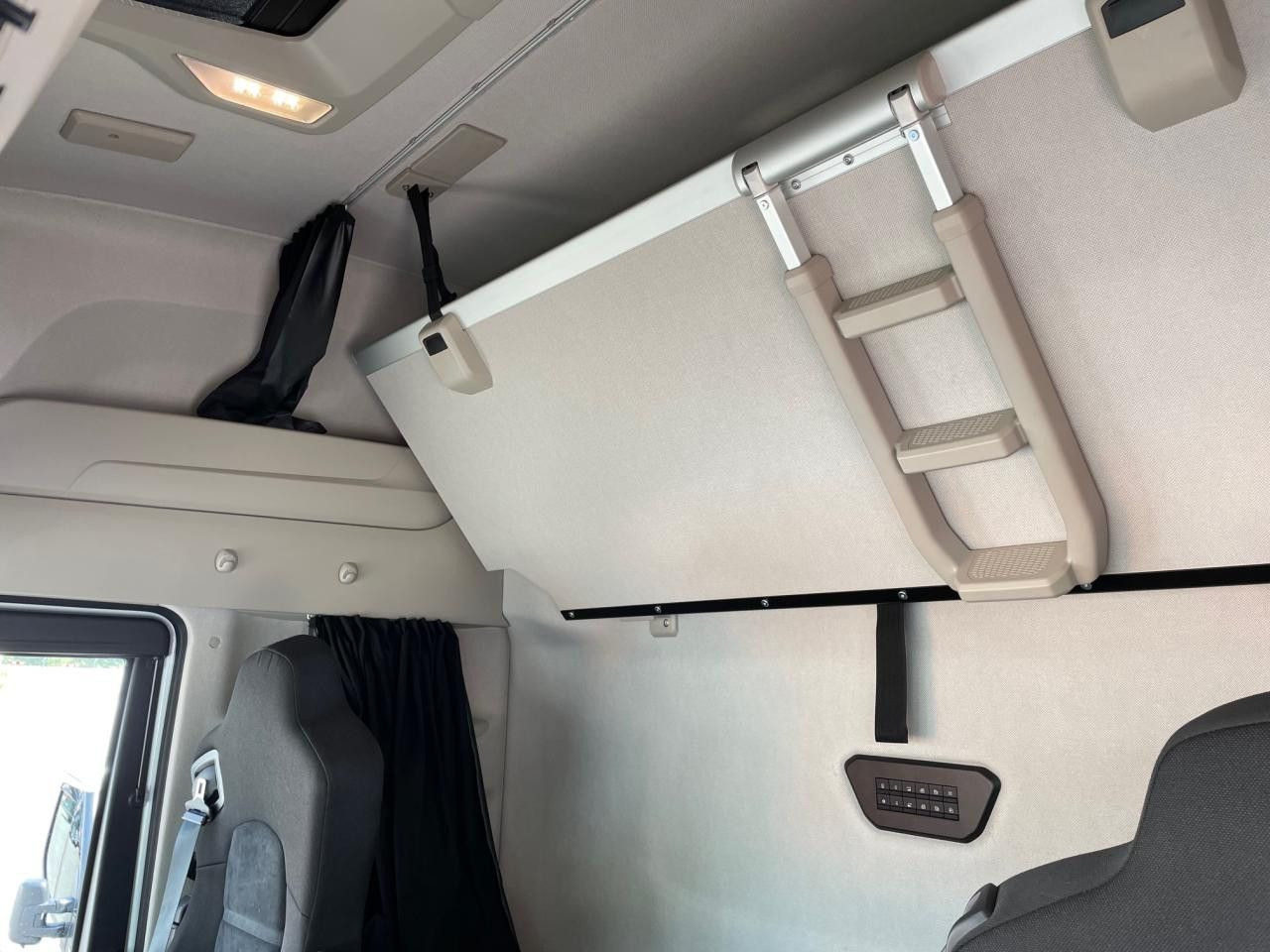 Vlačilec Iveco S-Way AS440S50T/P Euro6 Intarder Klima Navi ZV: slika 7