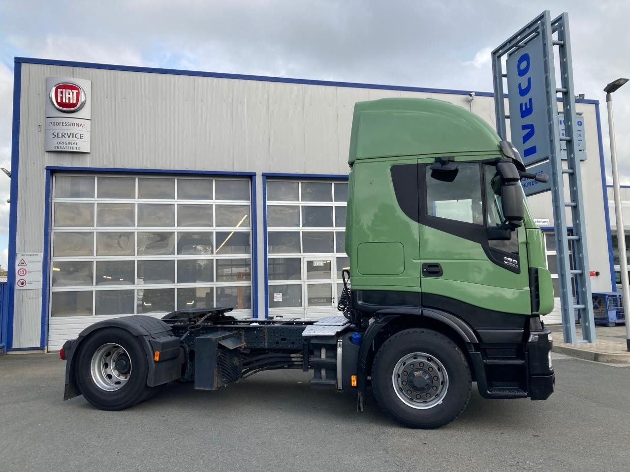 Iveco X-Way IVECO AS440X46 T/P ON (HI-TRACTION) Euro6 Iveco X-Way IVECO AS440X46 T/P ON (HI-TRACTION) Euro6 - Vlačilec: slika 3 Iveco X-Way IVECO AS440X46 T/P ON (HI-TRACTION) Euro6 Iveco X-Way IVECO AS440X46 T/P ON (HI-TRACTION) Euro6 - Vlačilec: slika 3