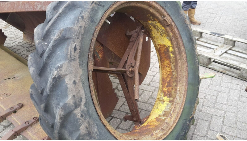 Goodyear dubbellucht - Guma za Kmetijski stroj: slika 1 Goodyear dubbellucht - Guma za Kmetijski stroj: slika 1