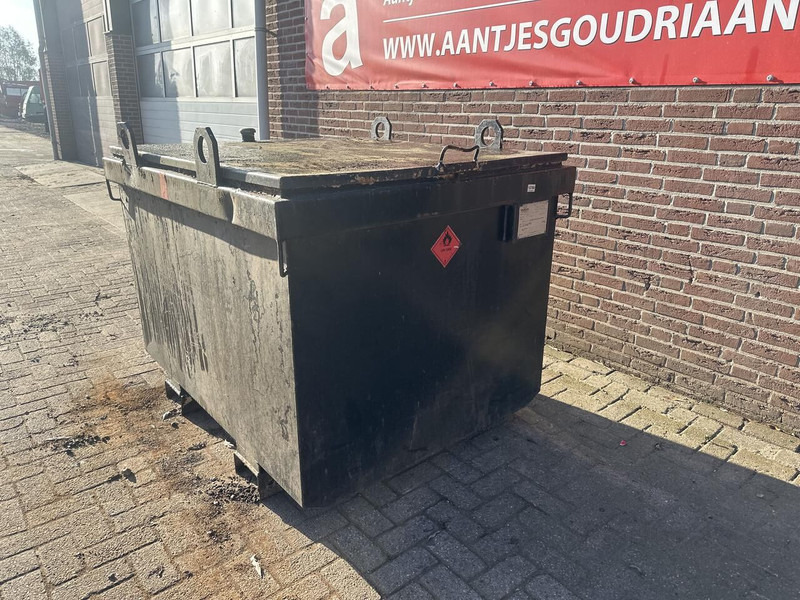 IBC tank - Tovornjak cisterna: slika 2 IBC tank - Tovornjak cisterna: slika 2