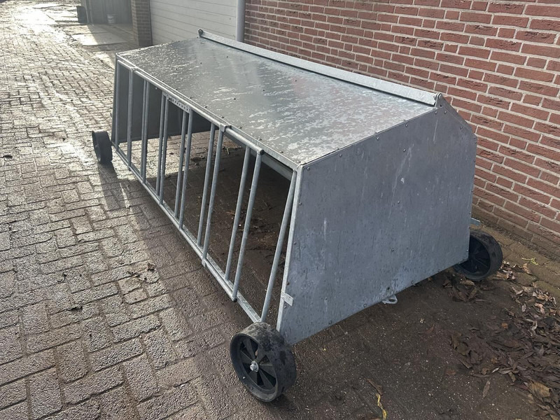 Lammeren voerplaats met overkapping - Oprema za živino: slika 3 Lammeren voerplaats met overkapping - Oprema za živino: slika 3