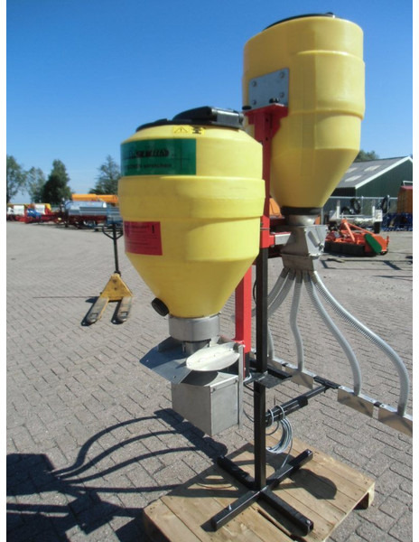 Onbekend - Trosilnik gnojila: slika 1 Onbekend - Trosilnik gnojila: slika 1