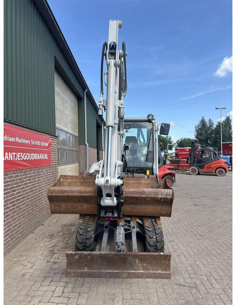 Takeuchi Kraan TB230 - Gebruikt - Mini bager: slika 4 Takeuchi Kraan TB230 - Gebruikt - Mini bager: slika 4