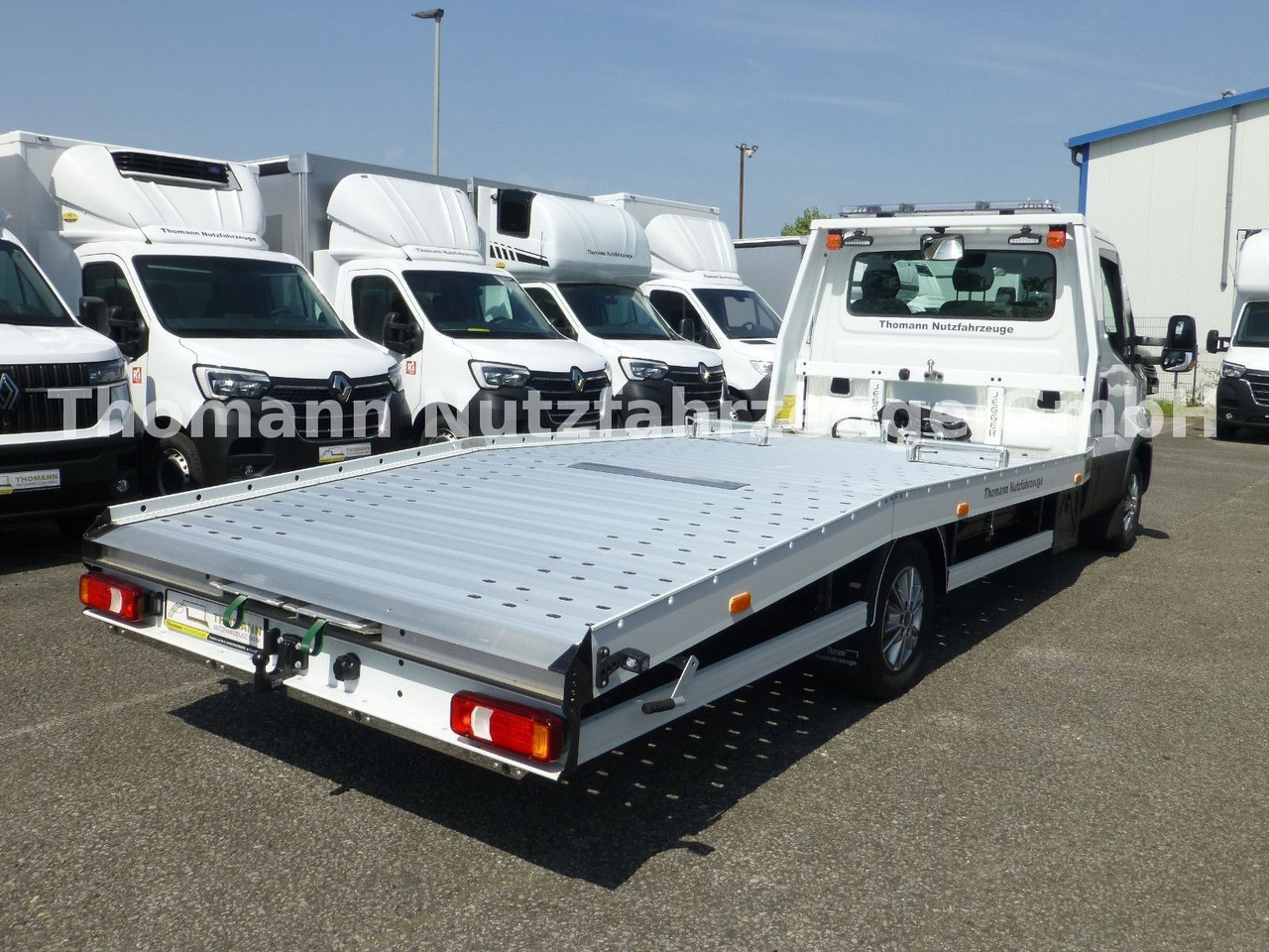 Iveco Daily 35S18 Autotransporter Aut. Luftfed. NAVI - Vlečno vozilo: slika 4 Iveco Daily 35S18 Autotransporter Aut. Luftfed. NAVI - Vlečno vozilo: slika 4