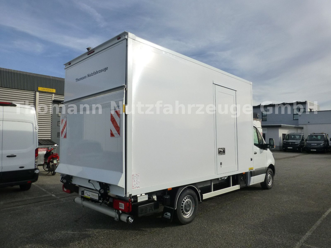 Mercedes-Benz Sprinter 317 CDI Koffer Ultralight LBW Neuheit! - Dostavno vozilo z zabojnikom: slika 4 Mercedes-Benz Sprinter 317 CDI Koffer Ultralight LBW Neuheit! - Dostavno vozilo z zabojnikom: slika 4