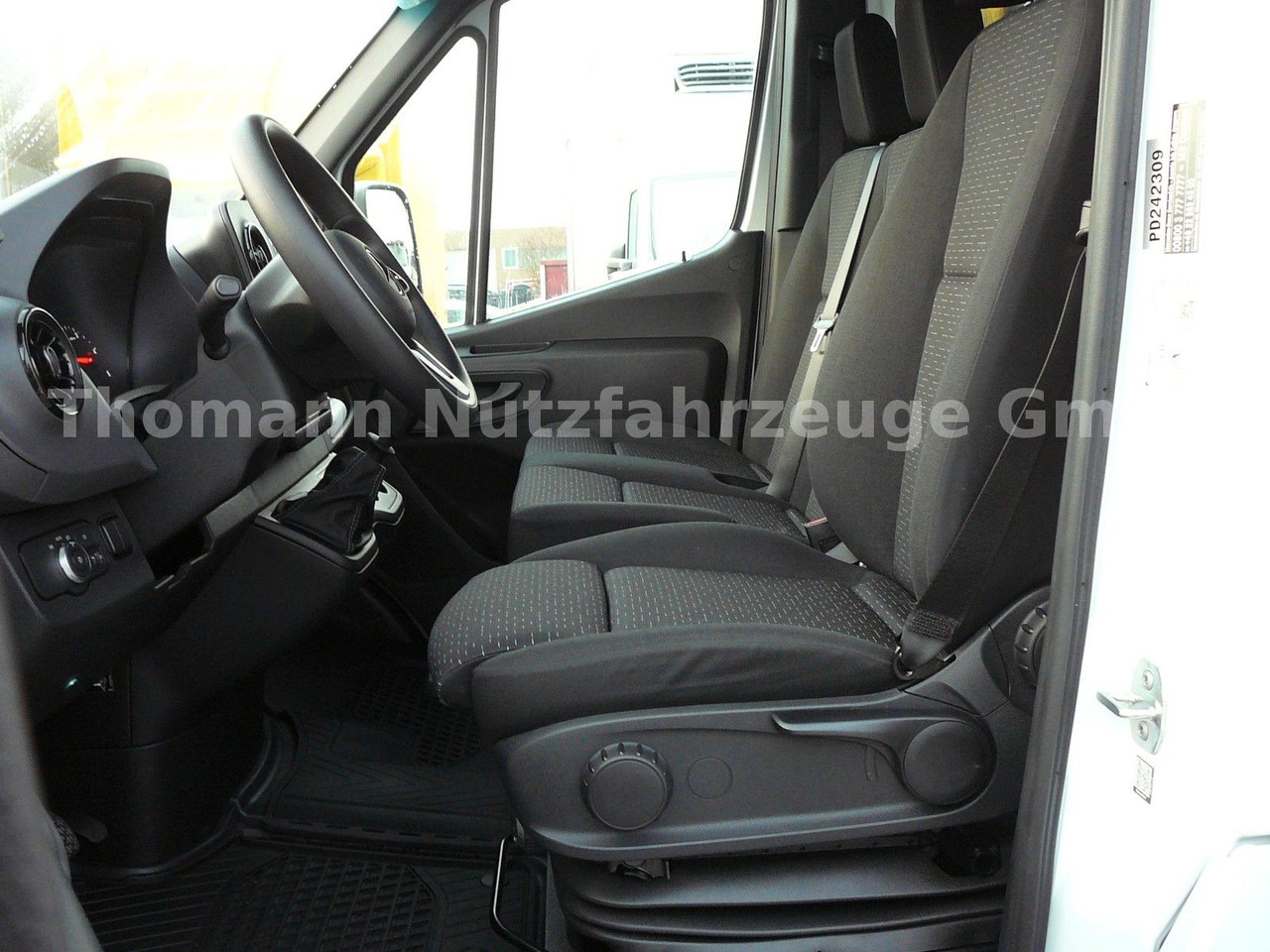 Hladilno vozilo Mercedes-Benz Sprinter 317 CDI Kühlkoffer Xarios 300 LBW: slika 16