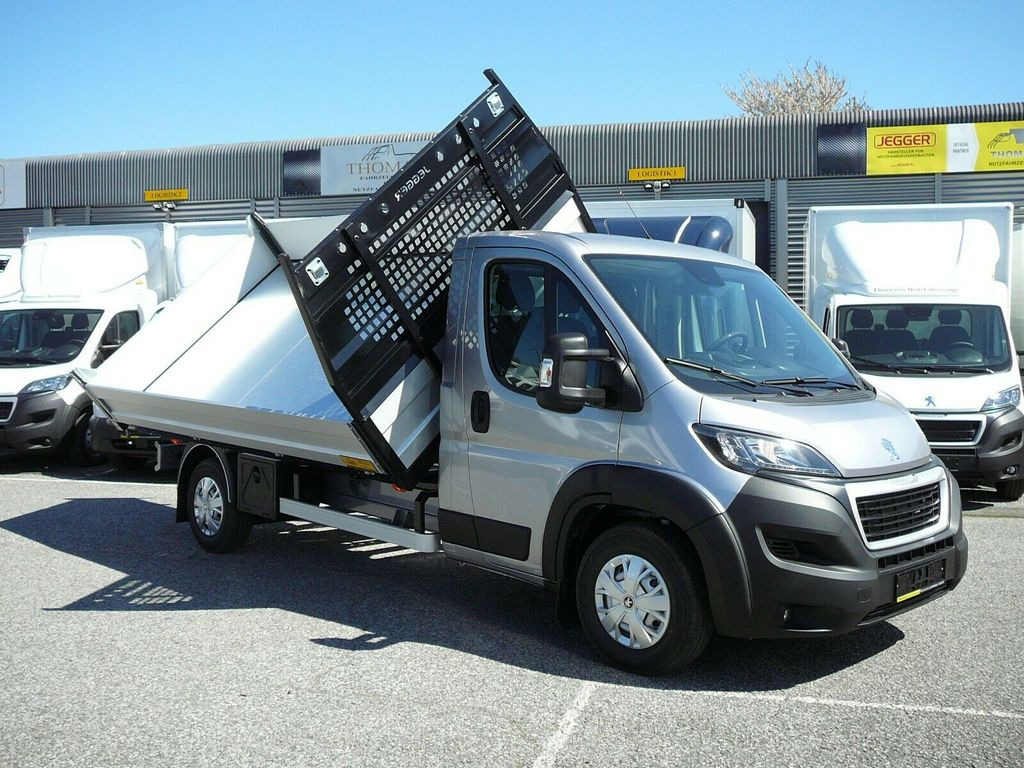 Peugeot Boxer Pritsche 3 Seiten Kipper Premiumaufbau - Dostavno vozilo prekucnik: slika 4 Peugeot Boxer Pritsche 3 Seiten Kipper Premiumaufbau - Dostavno vozilo prekucnik: slika 4