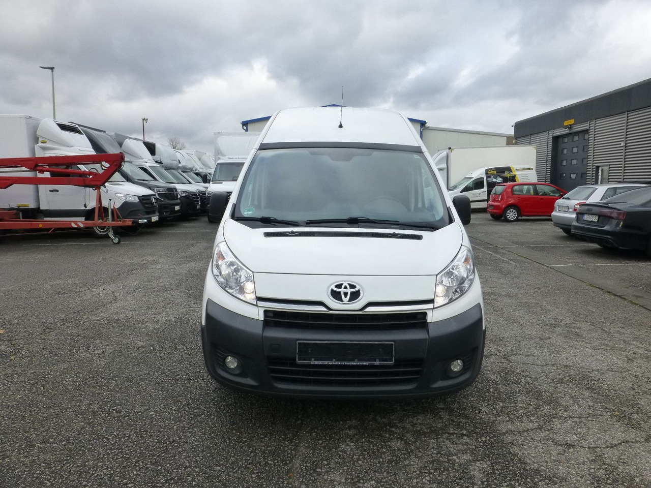 Toyota PROACE 2.0d L2H2 Klima Standheizung - Mali kombi: slika 3 Toyota PROACE 2.0d L2H2 Klima Standheizung - Mali kombi: slika 3
