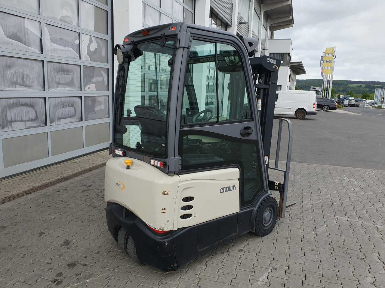 Crown SCT6020-1.3 /Triplex: 4.30m / SS / 1.185h! - Električni viličar: slika 4 Crown SCT6020-1.3 /Triplex: 4.30m / SS / 1.185h! - Električni viličar: slika 4