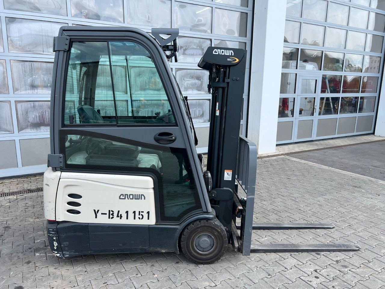 Crown SCT6020-1.3 / Triplex 4,3m / 1.227h / 2017 - Električni viličar: slika 2 Crown SCT6020-1.3 / Triplex 4,3m / 1.227h / 2017 - Električni viličar: slika 2