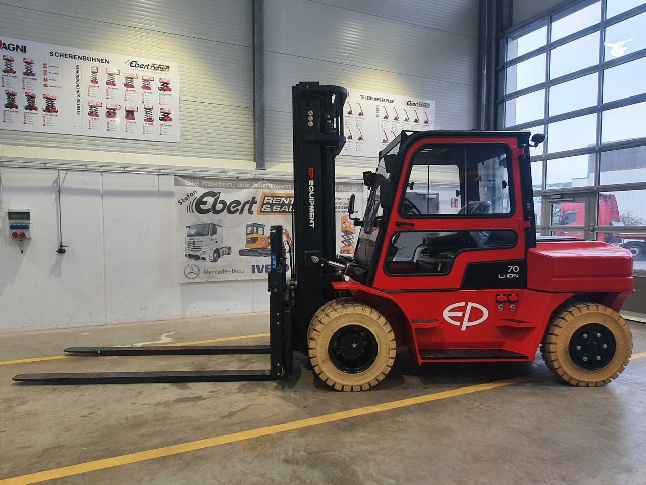 EP Equipment EFL 702 / 7T / Triplex: 5,40m / ZVG - Električni viličar: slika 2 EP Equipment EFL 702 / 7T / Triplex: 5,40m / ZVG - Električni viličar: slika 2