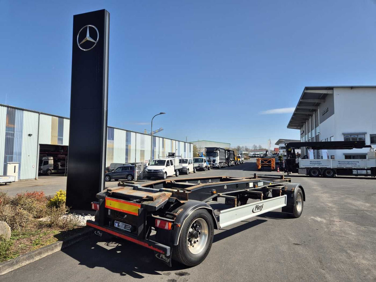Fliegl ZPS180 Abroll-Container Tropper Pellet-Silo 22m³ Fliegl ZPS180 Abroll-Container Tropper Pellet-Silo 22m³ - Prikolica cisterna: slika 1 Fliegl ZPS180 Abroll-Container Tropper Pellet-Silo 22m³ Fliegl ZPS180 Abroll-Container Tropper Pellet-Silo 22m³ - Prikolica cisterna: slika 1