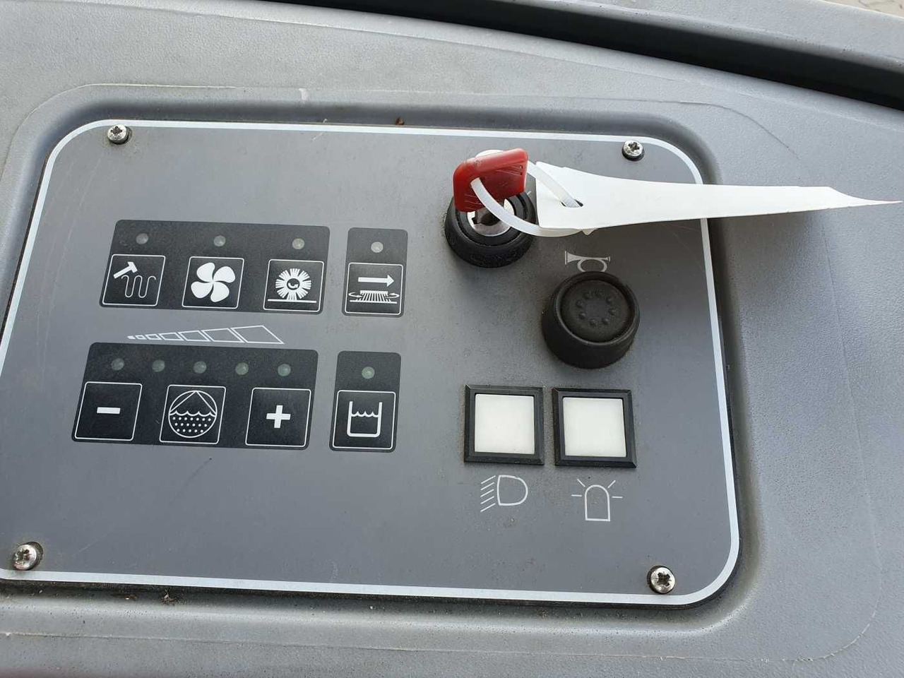 Kombinirani čistilni stroj Hako Scrubmaster B310 R CL / nur 418h! / 2016: slika 10 Kombinirani čistilni stroj Hako Scrubmaster B310 R CL / nur 418h! / 2016: slika 10