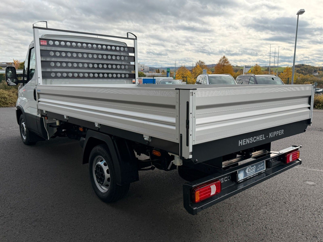 Iveco Daily 35S14 A8*R3.450mm*Automatik*Kamera*2Sitze* - Dostavno vozilo prekucnik: slika 4 Iveco Daily 35S14 A8*R3.450mm*Automatik*Kamera*2Sitze* - Dostavno vozilo prekucnik: slika 4