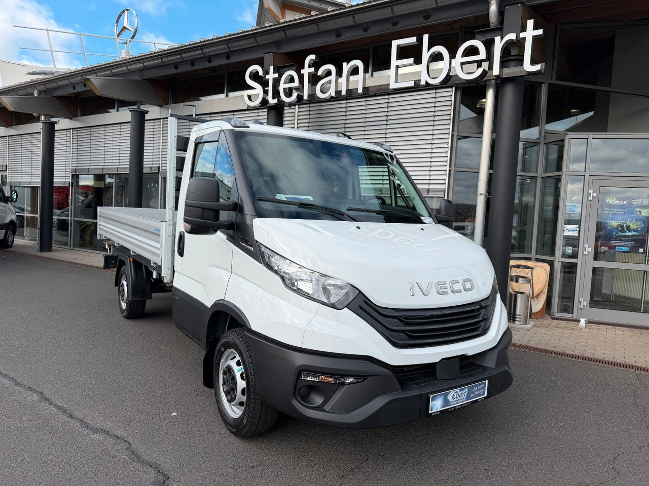 Iveco Daily 35S14 A8*R3.450mm*Automatik*Kamera*3Sitze* - Dostavno vozilo prekucnik: slika 1 Iveco Daily 35S14 A8*R3.450mm*Automatik*Kamera*3Sitze* - Dostavno vozilo prekucnik: slika 1