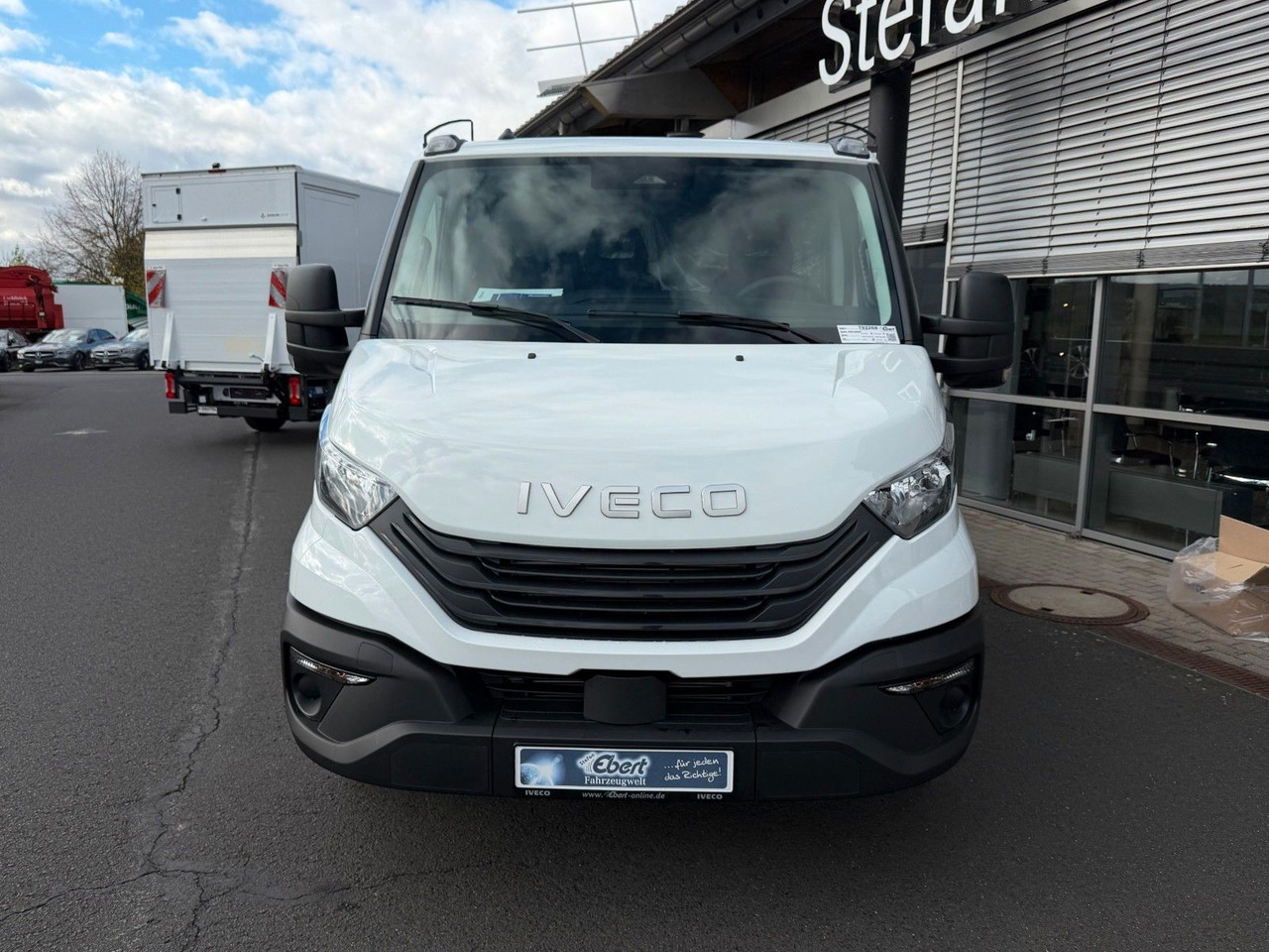 Iveco Daily 35S14 A8*R3.450mm*Automatik*Kamera*3Sitze* - Dostavno vozilo prekucnik: slika 2 Iveco Daily 35S14 A8*R3.450mm*Automatik*Kamera*3Sitze* - Dostavno vozilo prekucnik: slika 2
