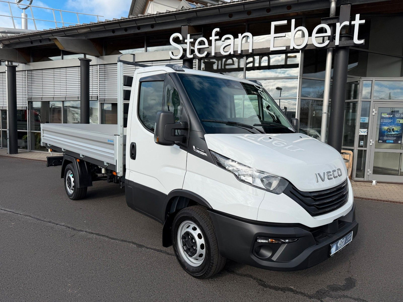 Iveco Daily 35S14 A8 *R3.450mm*Automatik*Klima* 4x - Dostavno vozilo prekucnik: slika 1 Iveco Daily 35S14 A8 *R3.450mm*Automatik*Klima* 4x - Dostavno vozilo prekucnik: slika 1