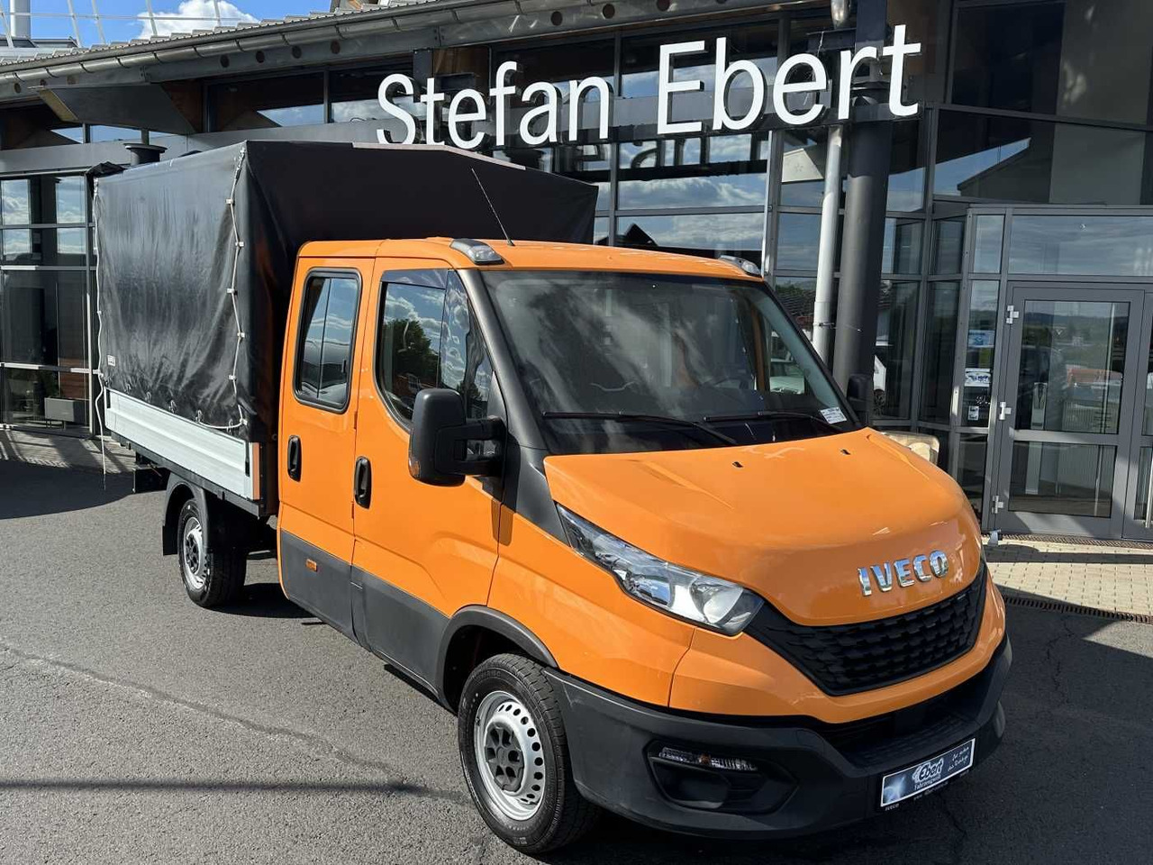 Iveco Daily 35S14 Pritsche+Plane *AHK*Ladekran*7-Sitze - Dostavno vozilo s ponjavo: slika 1 Iveco Daily 35S14 Pritsche+Plane *AHK*Ladekran*7-Sitze - Dostavno vozilo s ponjavo: slika 1