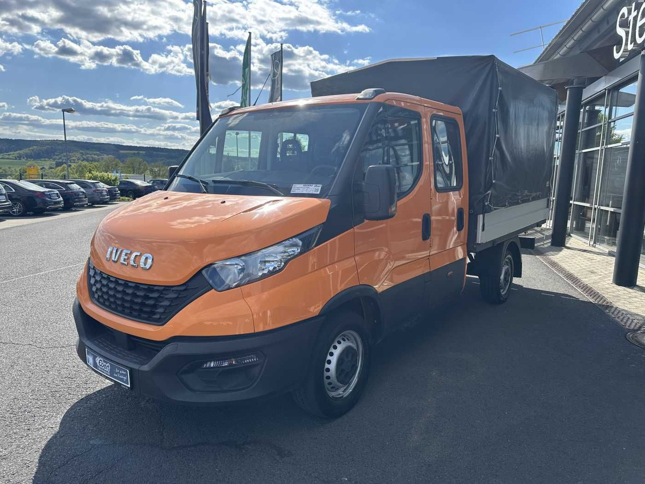 Iveco Daily 35S14 Pritsche+Plane *AHK*Ladekran*7-Sitze - Dostavno vozilo s kesonom: slika 3 Iveco Daily 35S14 Pritsche+Plane *AHK*Ladekran*7-Sitze - Dostavno vozilo s kesonom: slika 3