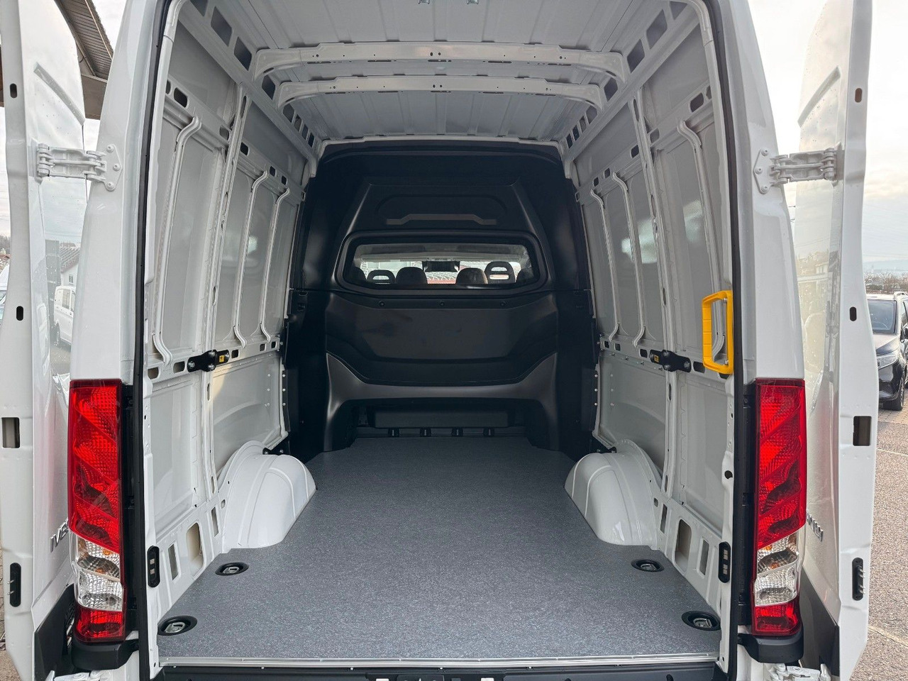 Iveco Daily 35S16 A8 *DoKa*Automatik*AHK*R3.520mm* lizing Iveco Daily 35S16 A8 *DoKa*Automatik*AHK*R3.520mm*: slika 9