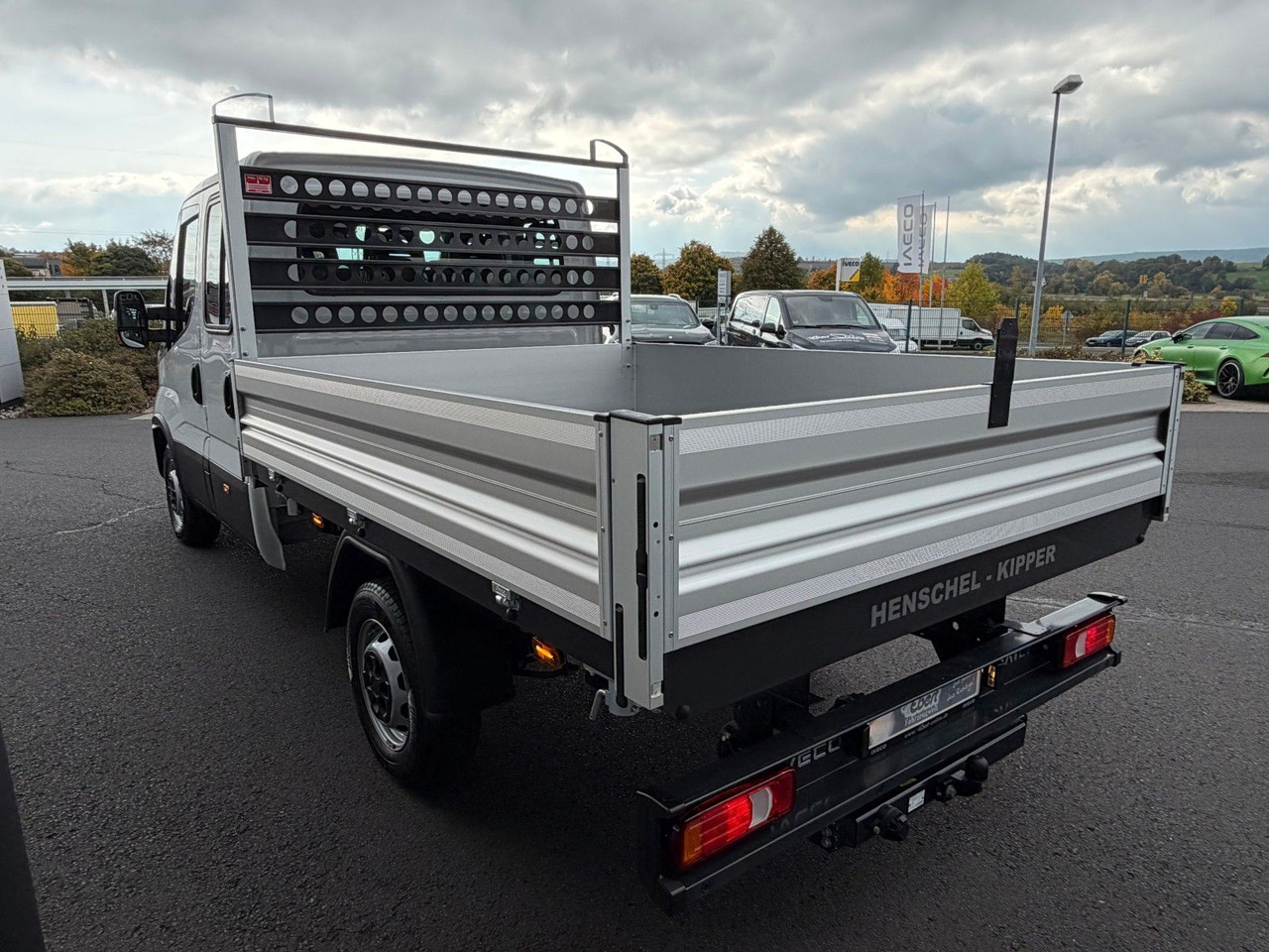 Iveco Daily 35S16 A8 *R.3450mm*Automatik*AHK*7-Sitze* - Dostavno vozilo prekucnik, Dostavno vozilo z dvojno kabino: slika 4 Iveco Daily 35S16 A8 *R.3450mm*Automatik*AHK*7-Sitze* - Dostavno vozilo prekucnik, Dostavno vozilo z dvojno kabino: slika 4