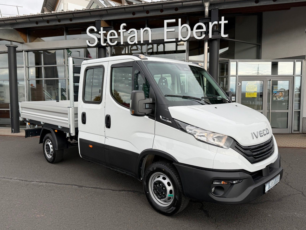 Iveco Daily 35S16 A8 *R.3450mm*Automatik*AHK*7-Sitze* - Dostavno vozilo prekucnik, Dostavno vozilo z dvojno kabino: slika 1 Iveco Daily 35S16 A8 *R.3450mm*Automatik*AHK*7-Sitze* - Dostavno vozilo prekucnik, Dostavno vozilo z dvojno kabino: slika 1