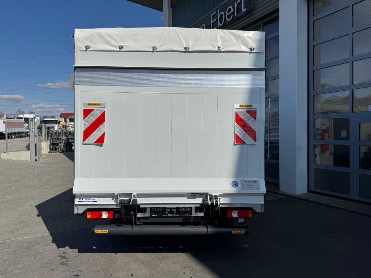 Iveco Daily 50C16 HA8 Pritsche+Plane *LBW* 3x - Dostavno vozilo s ponjavo: slika 4 Iveco Daily 50C16 HA8 Pritsche+Plane *LBW* 3x - Dostavno vozilo s ponjavo: slika 4
