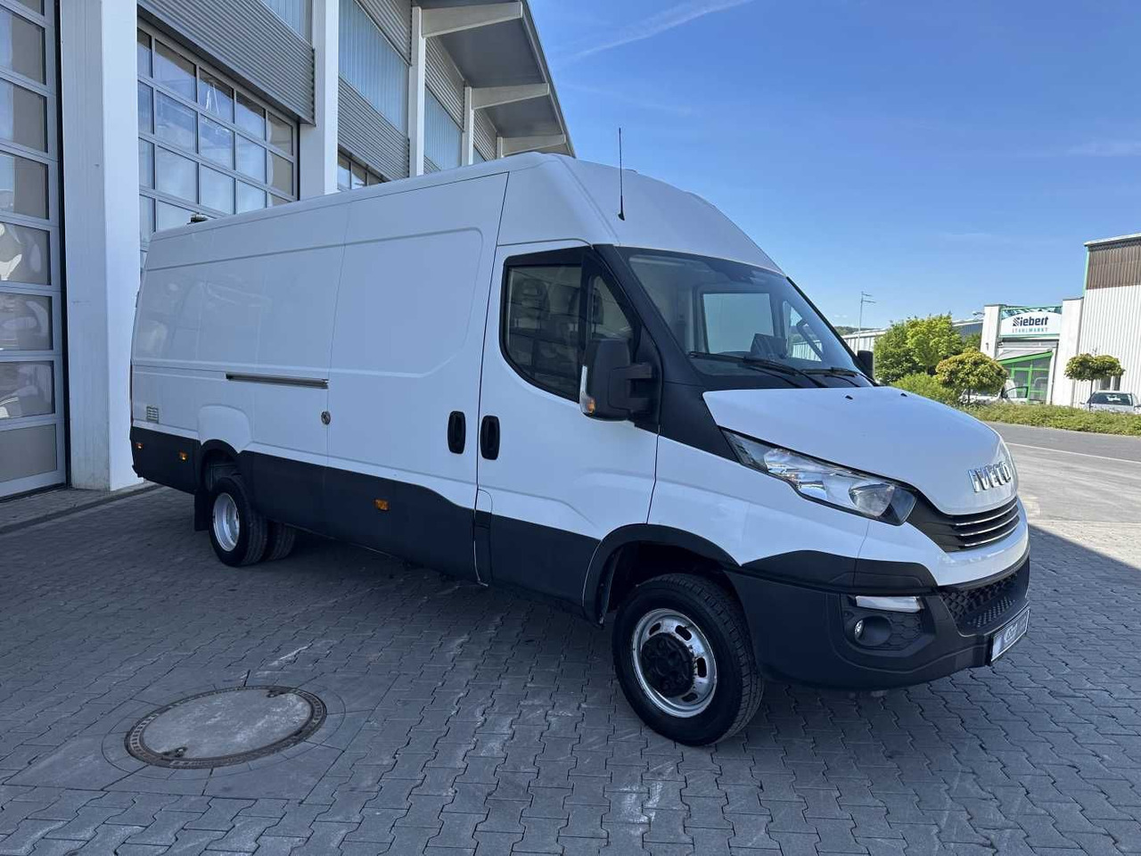 Iveco Daily 50C16 R4.100mm *AHK*Automatik*Ladekran* - Furgon: slika 3 Iveco Daily 50C16 R4.100mm *AHK*Automatik*Ladekran* - Furgon: slika 3
