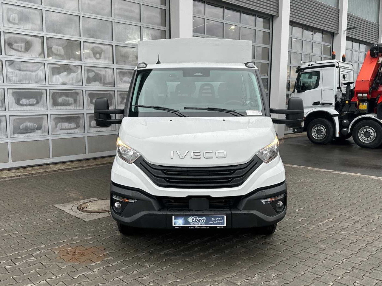 Iveco Daily 50C18H A8 DoKa *AHK*Automatik*7-Sitze* - Dostavno vozilo s kesonom, Dostavno vozilo z dvojno kabino: slika 2 Iveco Daily 50C18H A8 DoKa *AHK*Automatik*7-Sitze* - Dostavno vozilo s kesonom, Dostavno vozilo z dvojno kabino: slika 2