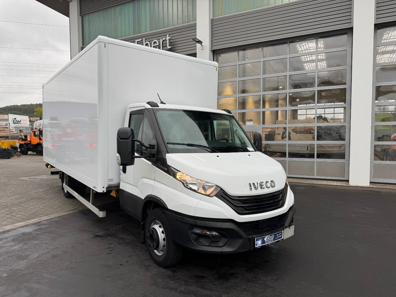 Iveco Daily 70C18 A8 *Koffer*LBW*Automatik* - Dostavno vozilo z zabojnikom: slika 2 Iveco Daily 70C18 A8 *Koffer*LBW*Automatik* - Dostavno vozilo z zabojnikom: slika 2