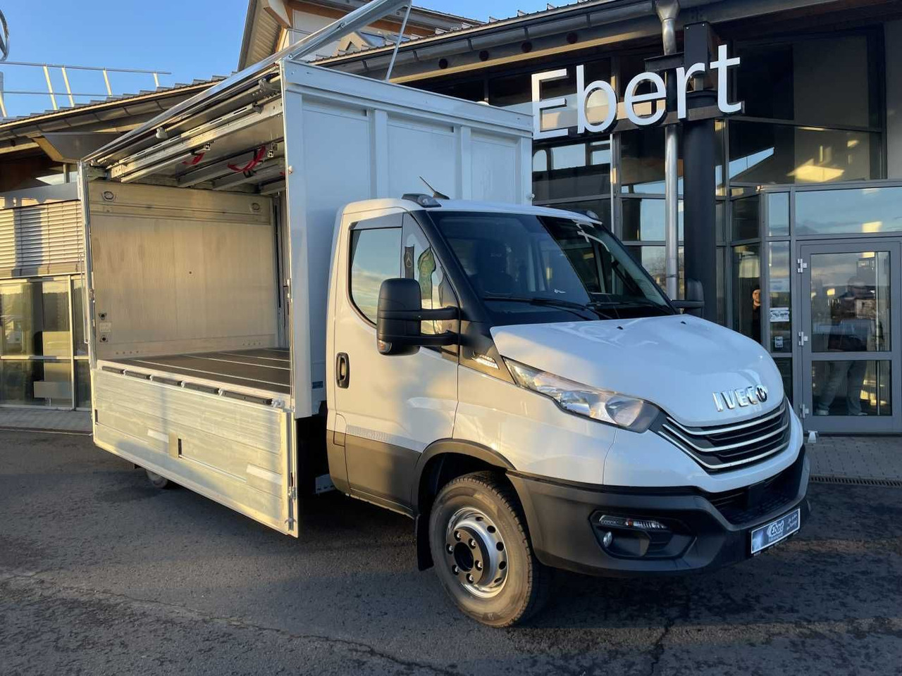 Iveco Daily 70C18 HA8 *LBW*Schwenkwandkoffer* - Dostavno vozilo z zabojnikom: slika 2 Iveco Daily 70C18 HA8 *LBW*Schwenkwandkoffer* - Dostavno vozilo z zabojnikom: slika 2