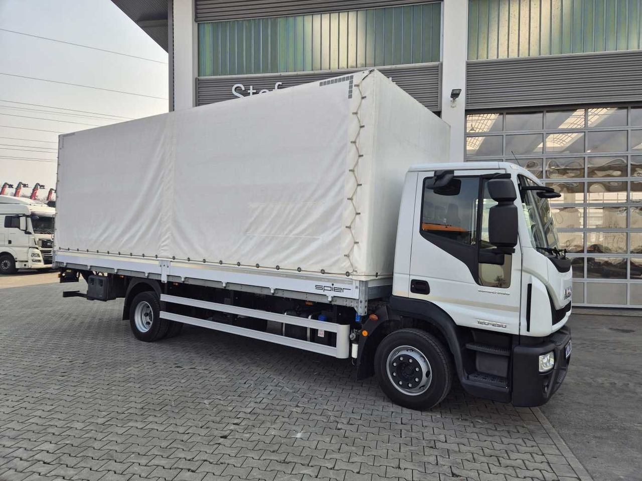 Iveco Eurocargo ML120E25 LBW 1.500kg Klima 3 Sitze - Tovornjak s ponjavo: slika 3 Iveco Eurocargo ML120E25 LBW 1.500kg Klima 3 Sitze - Tovornjak s ponjavo: slika 3