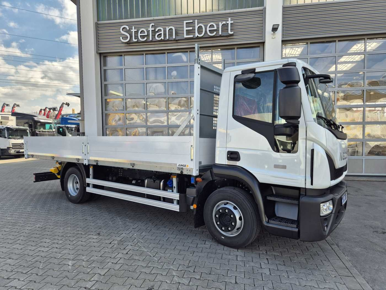 Iveco Eurocargo ML140E25/P 4x2 ACC 4x vorhanden - Tovornjak s kesonom: slika 4 Iveco Eurocargo ML140E25/P 4x2 ACC 4x vorhanden - Tovornjak s kesonom: slika 4