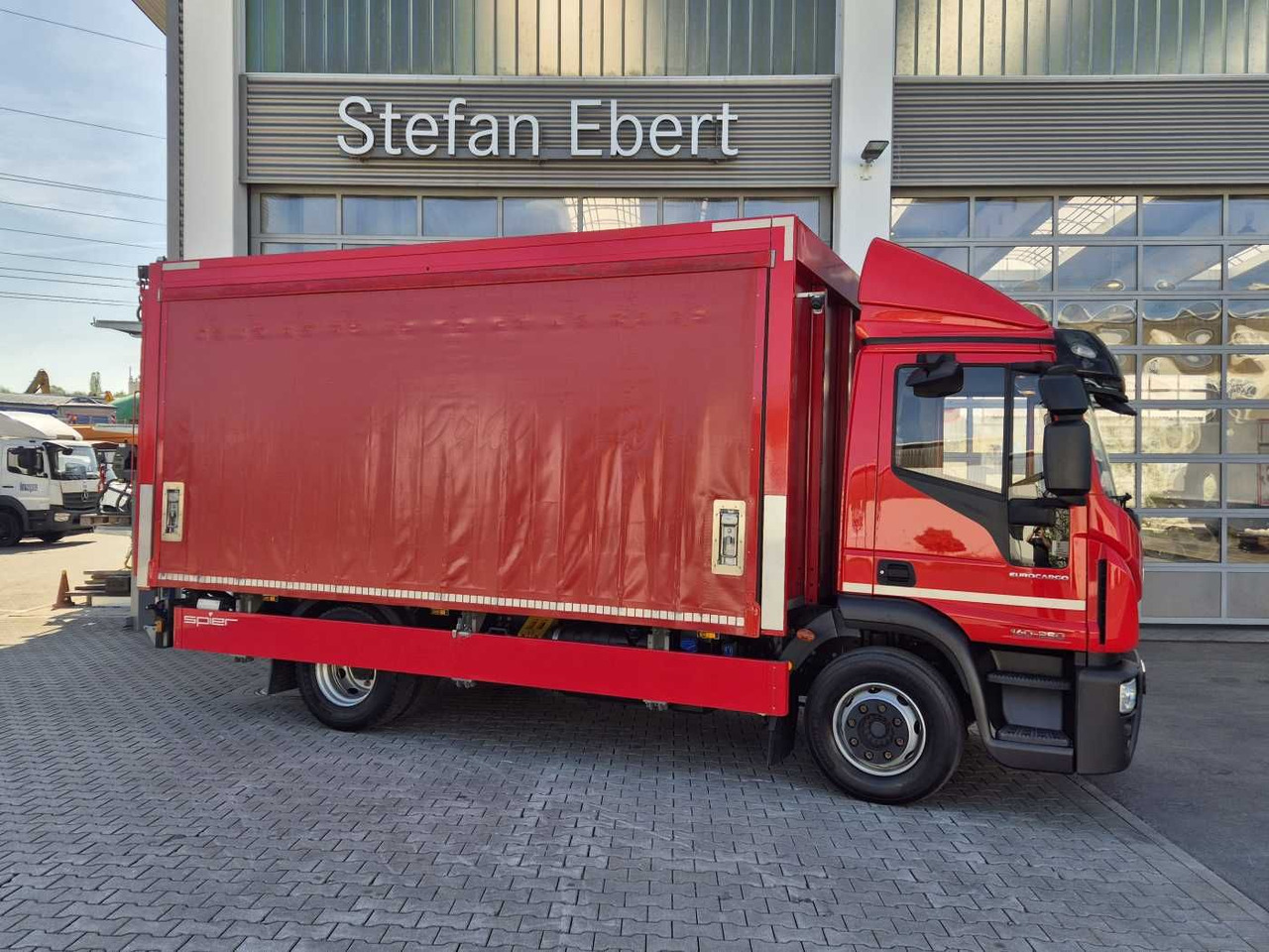 Iveco Eurocargo ML140E25/P Schiebeplanen LBW 1.500kg - Tovornjak za prevoz pijač: slika 5 Iveco Eurocargo ML140E25/P Schiebeplanen LBW 1.500kg - Tovornjak za prevoz pijač: slika 5
