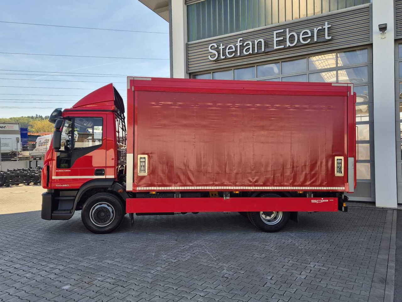 Iveco Eurocargo ML140E25/P Schiebeplanen LBW 1.500kg - Tovornjak za prevoz pijač: slika 4 Iveco Eurocargo ML140E25/P Schiebeplanen LBW 1.500kg - Tovornjak za prevoz pijač: slika 4