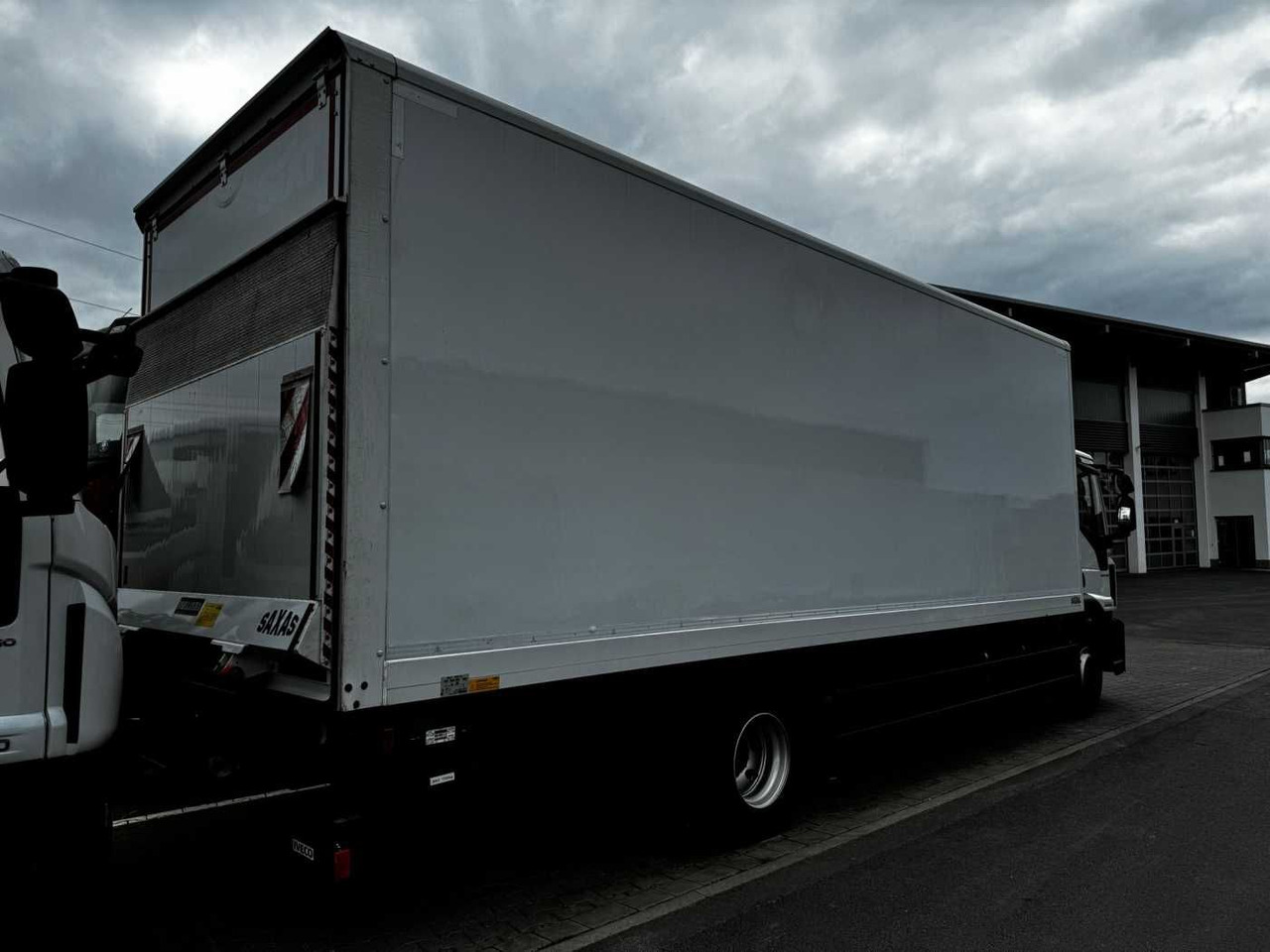 Iveco Eurocargo ML140E28/P 4x2 *LBW*AHK*Klima / 3x - Tovornjak zabojnik: slika 4 Iveco Eurocargo ML140E28/P 4x2 *LBW*AHK*Klima / 3x - Tovornjak zabojnik: slika 4