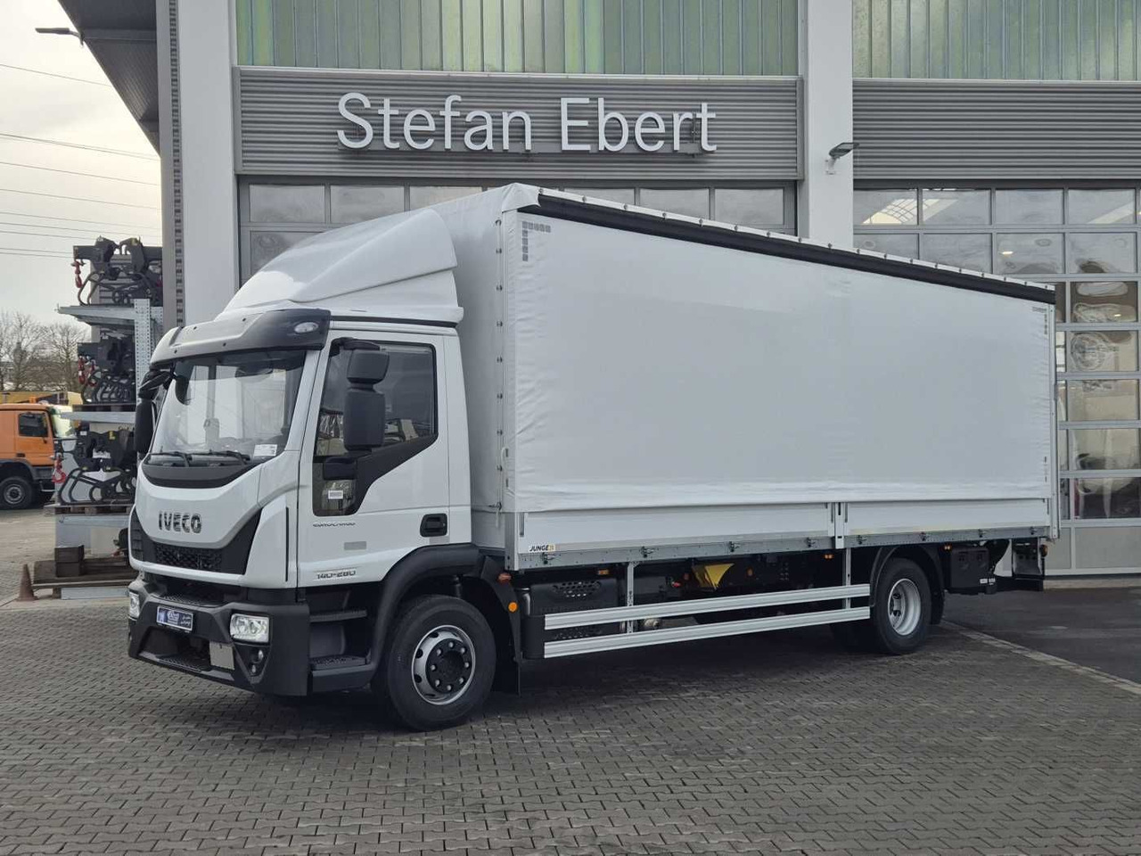 Iveco Eurocargo ML140E28/P LBW Bär Schiebeplane AHK - Tovornjak s ponjavo: slika 3 Iveco Eurocargo ML140E28/P LBW Bär Schiebeplane AHK - Tovornjak s ponjavo: slika 3